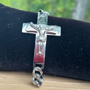 Men’s crucifix bracelet